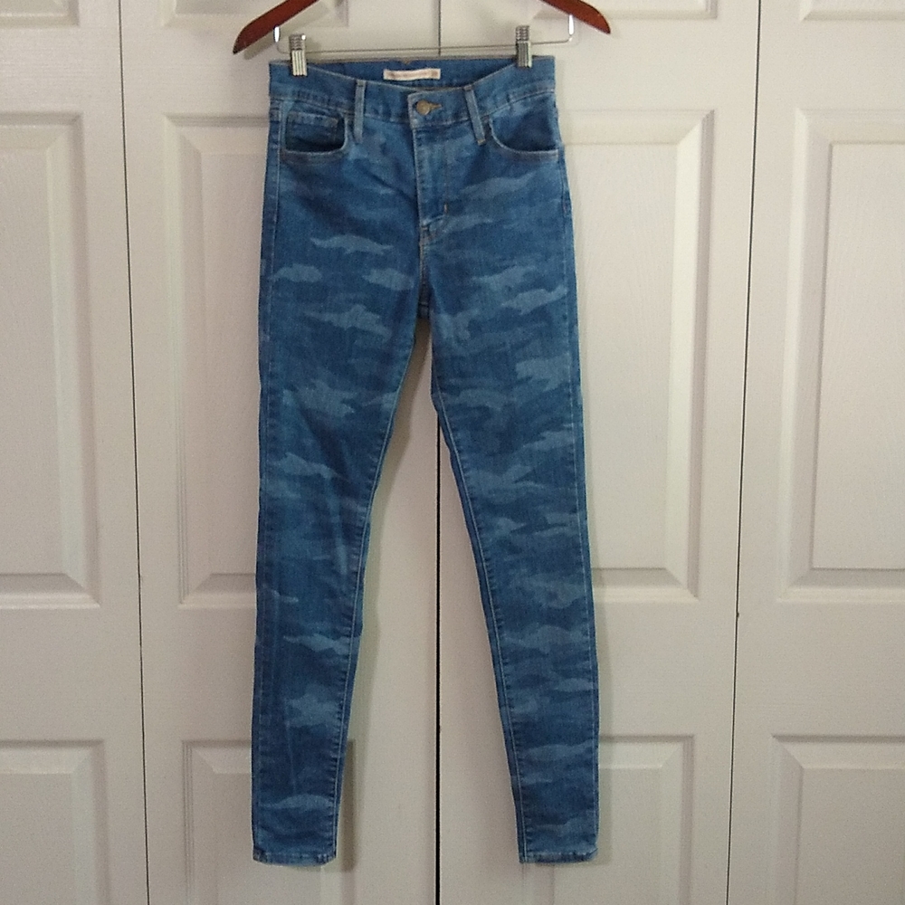 Levi's 720 High rise super Skinny jeans size 26